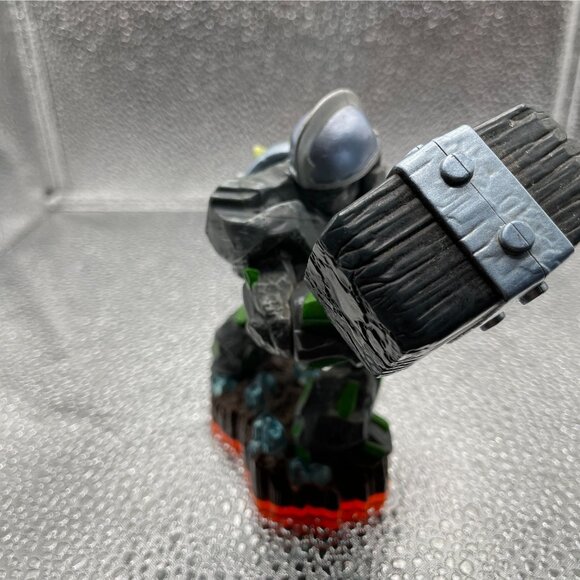Skylanders: Giants – Granite Crusher Action Figure - Picture 5 of 5